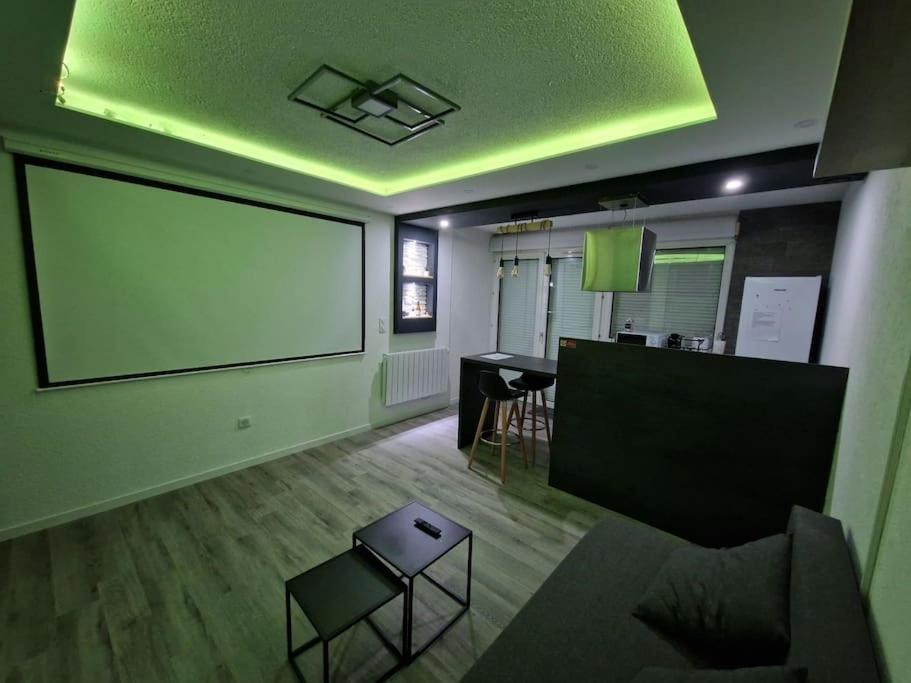Logement Atypique & Parking Gratuit Gex Dış mekan fotoğraf