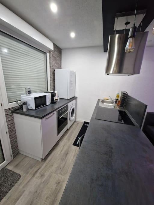Logement Atypique & Parking Gratuit Gex Dış mekan fotoğraf